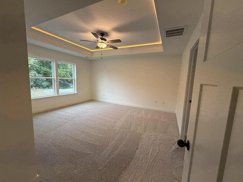 Spacious, unfurnished interior of a new home in Davis Heights, Inman (Image 6).