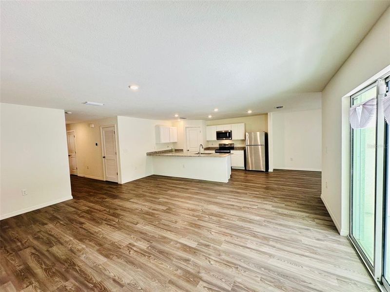 Spacious, unfurnished interior of a new home in , Port Charlotte (Image 23).