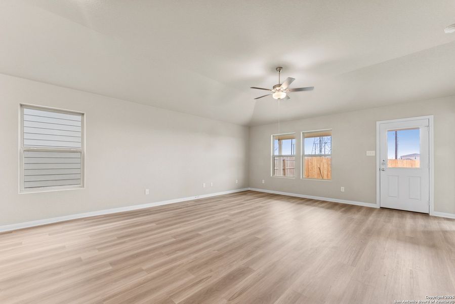 Spacious, unfurnished interior of a new home in Agave, San Antonio (Image 27).