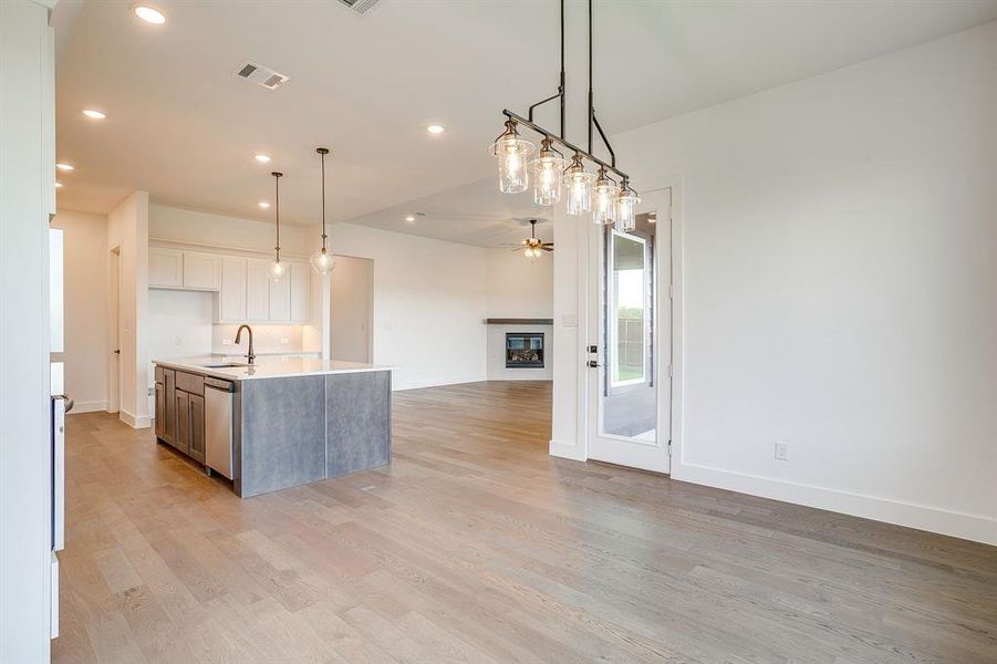 Spacious, unfurnished interior of a new home in Pecan Grove, Burleson (Image 29).