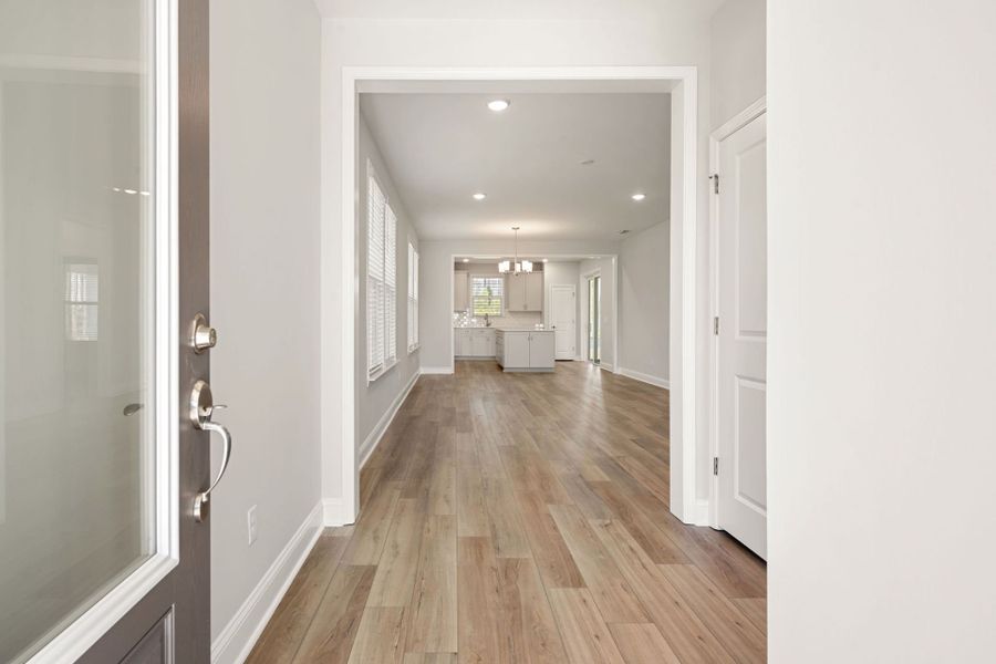 Spacious, unfurnished interior of a new home in Del Webb Savannah at Heartwood, Richmond Hill (Image 21).