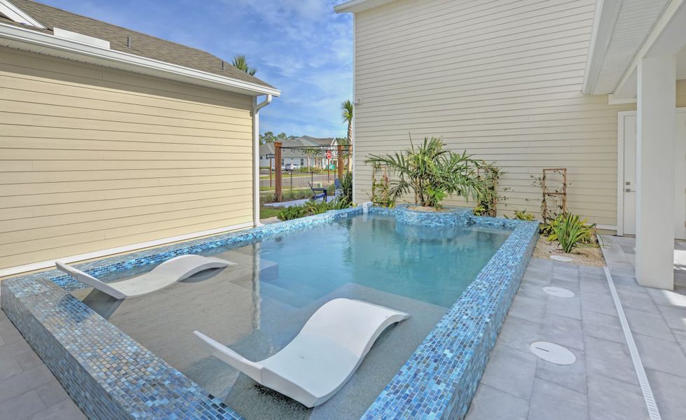 Exterior details and patio area of a home in Seven Pines, Jacksonville (Image 26).