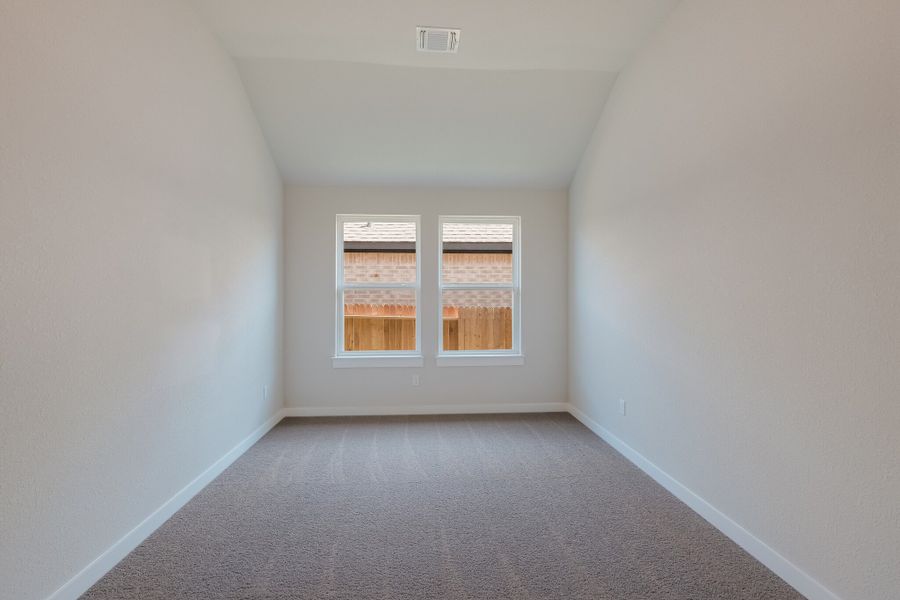 Spacious, unfurnished interior of a new home in Veramendi, New Braunfels (Image 21).