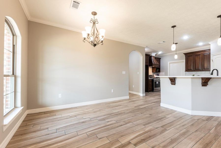 Spacious, unfurnished interior of a new home in , Beaumont (Image 23).