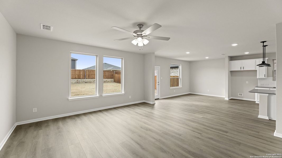 Spacious, unfurnished interior of a new home in Fairway Crossing 40s, San Antonio (Image 18).