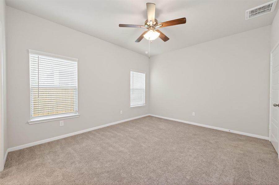 Spacious, unfurnished interior of a new home in Woodland Lakes, Houston (Image 21).