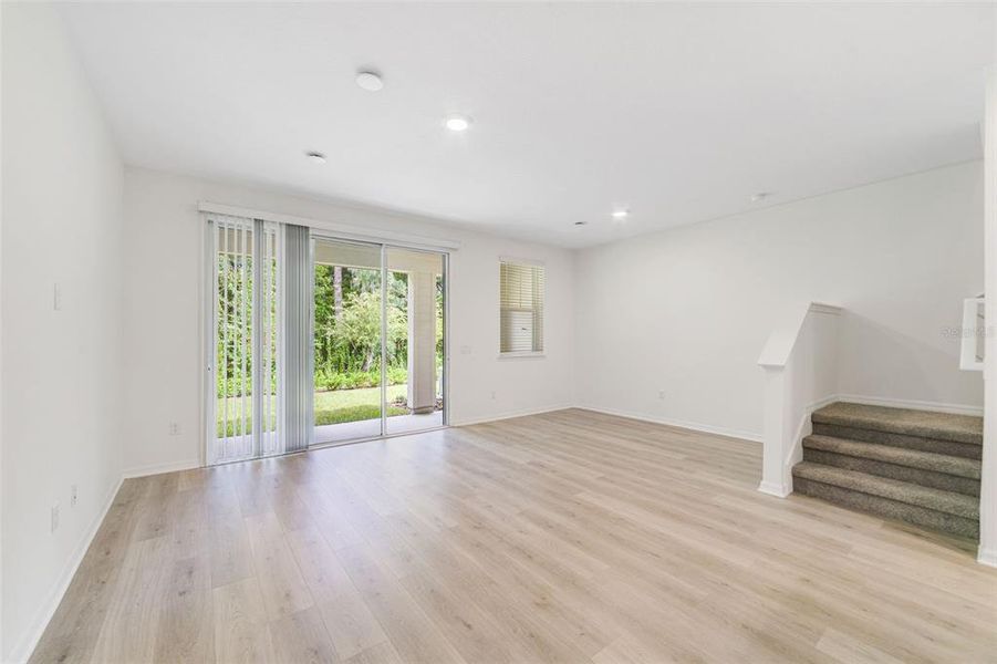 Spacious, unfurnished interior of a new home in Towns at Greenleaf, Oviedo (Image 19).