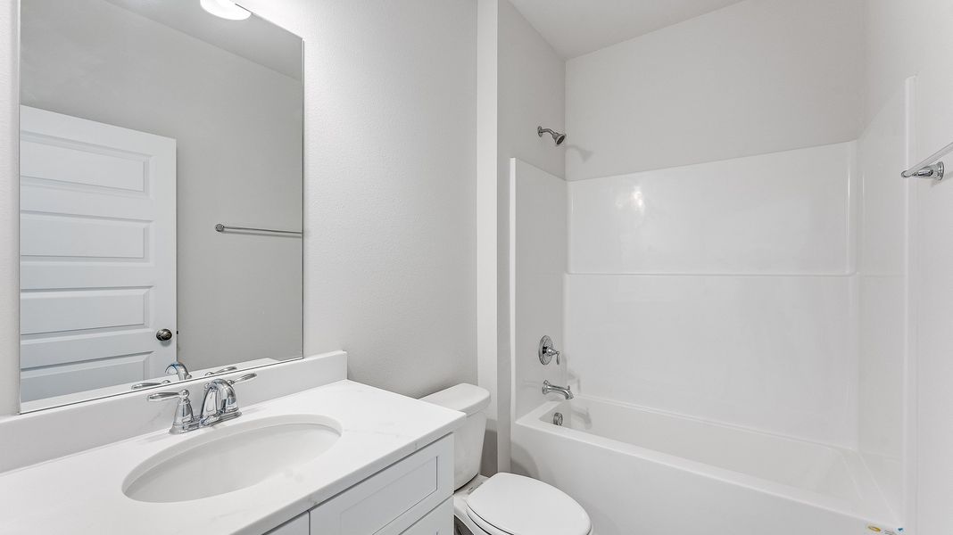 Representative furnished interior of a home built from the The Riverside by D.R. Horton in Hodges Bayou Plantation, Panama City (Image 6).