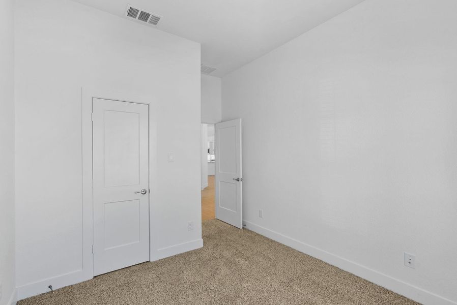 Spacious, unfurnished interior of a new home in Attwater, Waller (Image 24).