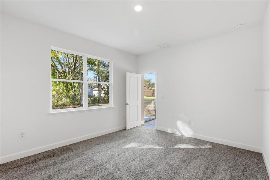 Spacious, unfurnished interior of a new home in , Sanford (Image 14).