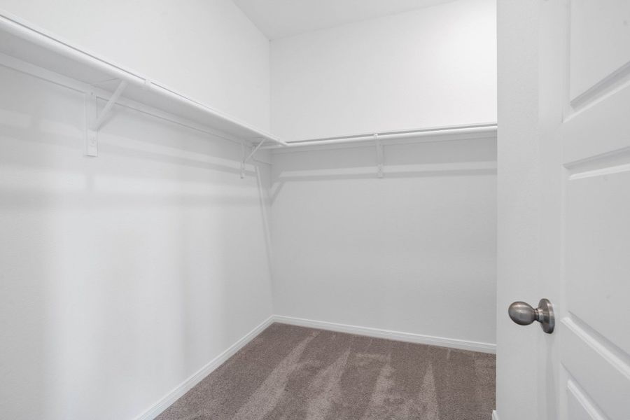 Spacious, unfurnished interior of a new home in Davina, Rosenberg (Image 19).