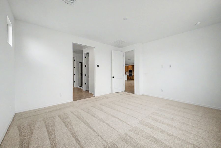 Spacious, unfurnished interior of a new home in Bella Vista Farms, San Tan Valley (Image 10). Spacious, unfurnished interior of a new home in Bella Vista Farms, San Tan Valley (Image 10).