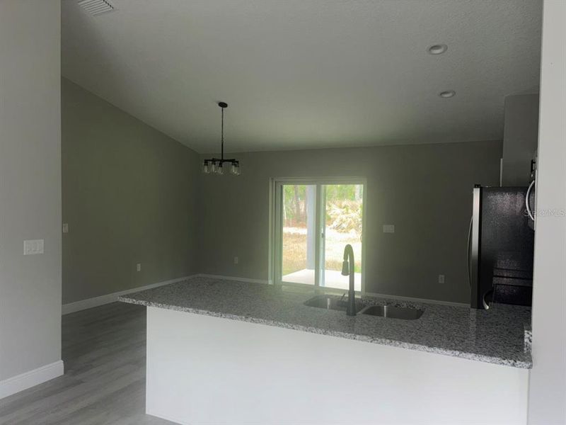 Spacious, unfurnished interior of a new home in , Dunnellon (Image 9).