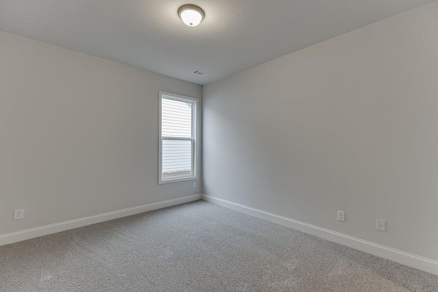 Spacious, unfurnished interior of a new home in , Jefferson (Image 35).
