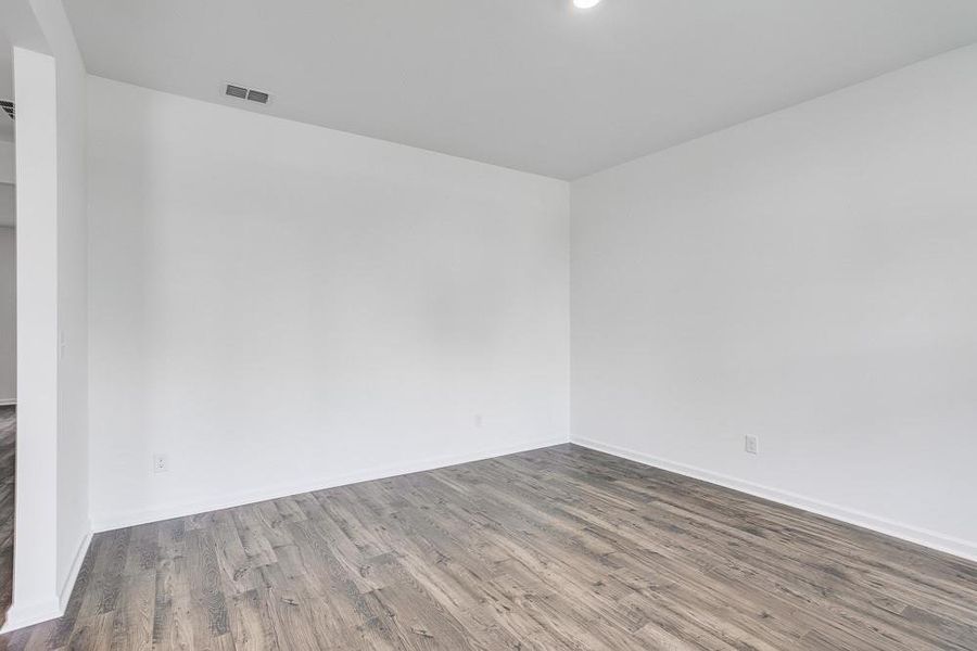 Spacious, unfurnished interior of a new home in Heritage River, Euharlee (Image 16).