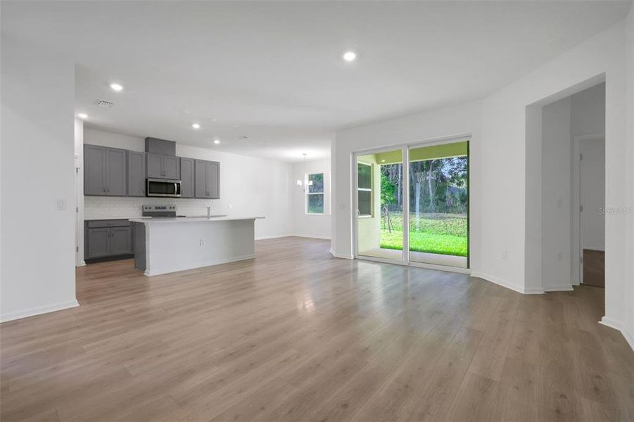 Spacious, unfurnished interior of a new home in Seaport Village, Tavares (Image 24).