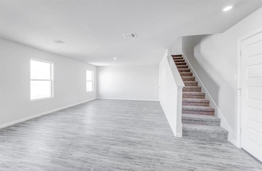 Spacious, unfurnished interior of a new home in Courtland Place, Cleburne (Image 5).