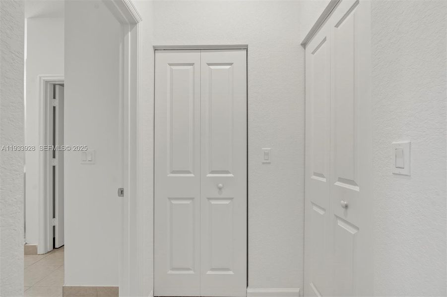 Spacious, unfurnished interior of a new home in , Coral Springs (Image 22).