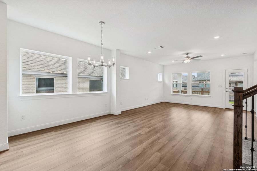 Image 13 of a home in Ladera - High Point 45'. Image 13 of a home in Ladera - High Point 45'.