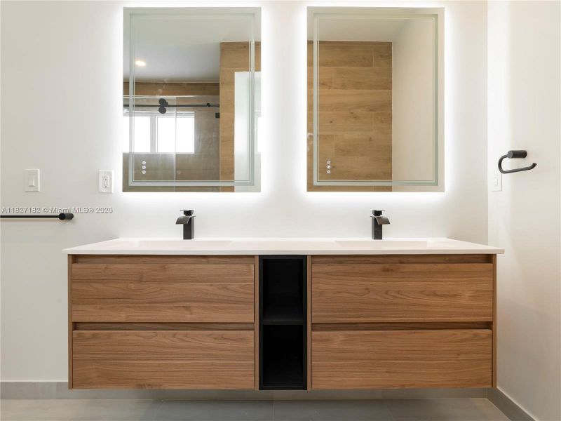 Furnished interior view inside a new home in , Fort Lauderdale (Image 10). Furnished interior view inside a new home in , Fort Lauderdale (Image 10).