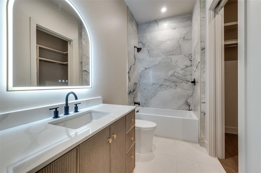 Furnished interior view inside a new home in , Dallas (Image 15). Furnished interior view inside a new home in , Dallas (Image 15).