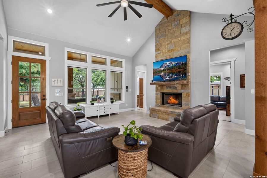 Furnished interior view inside a new home in , La Vernia (Image 28). Furnished interior view inside a new home in , La Vernia (Image 28).
