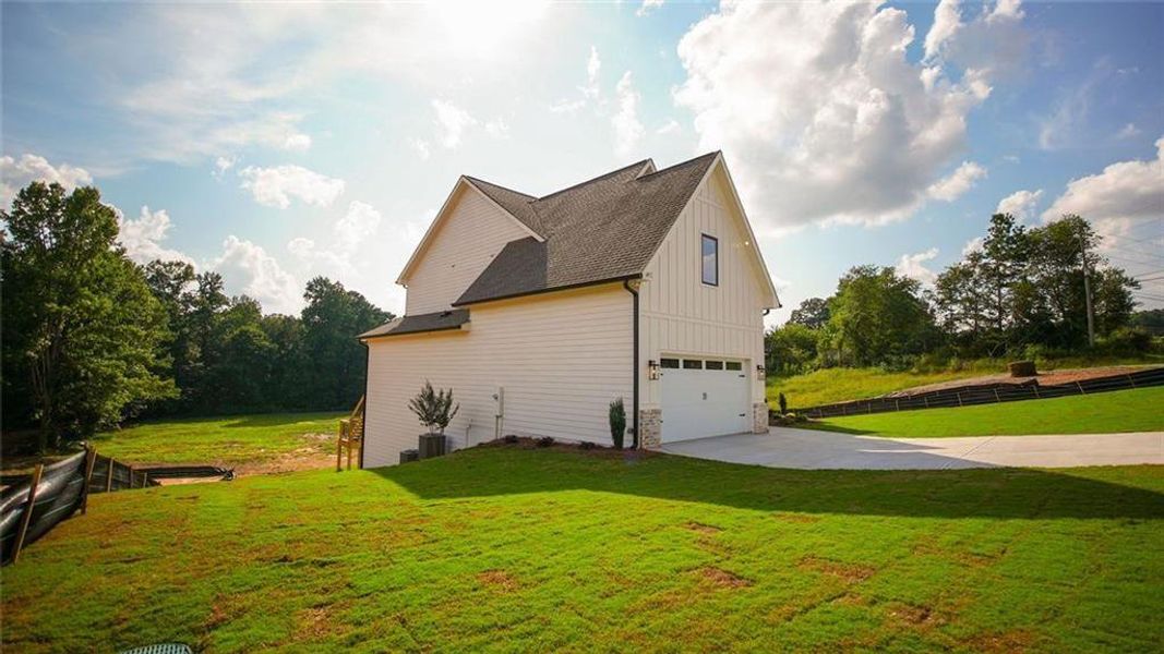 Image 83 of a home in .