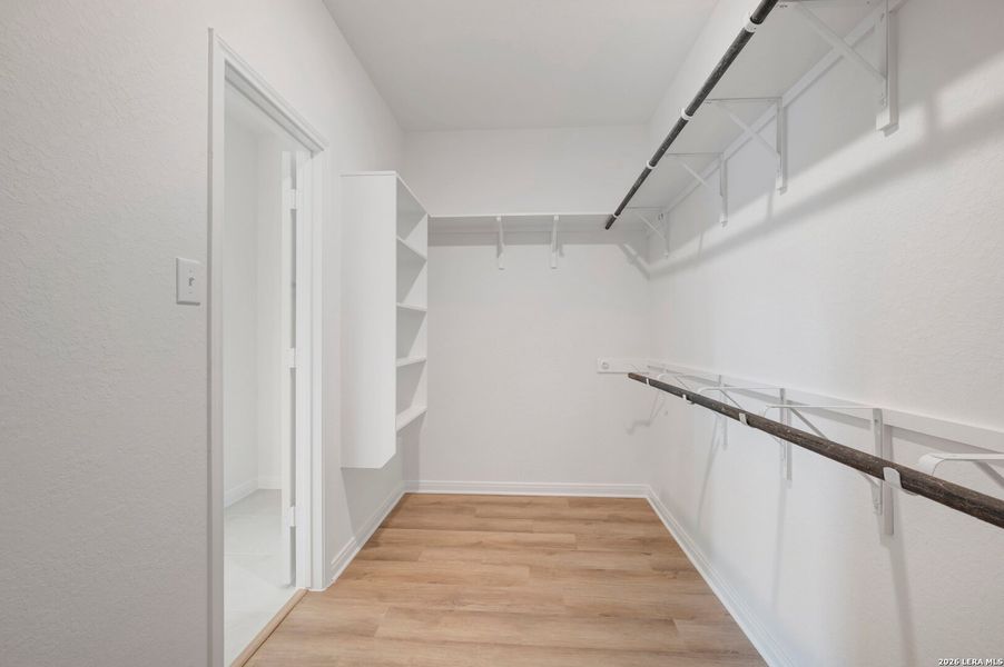Spacious, unfurnished interior of a new home in Hickory Ridge Estates, Elmendorf (Image 34).