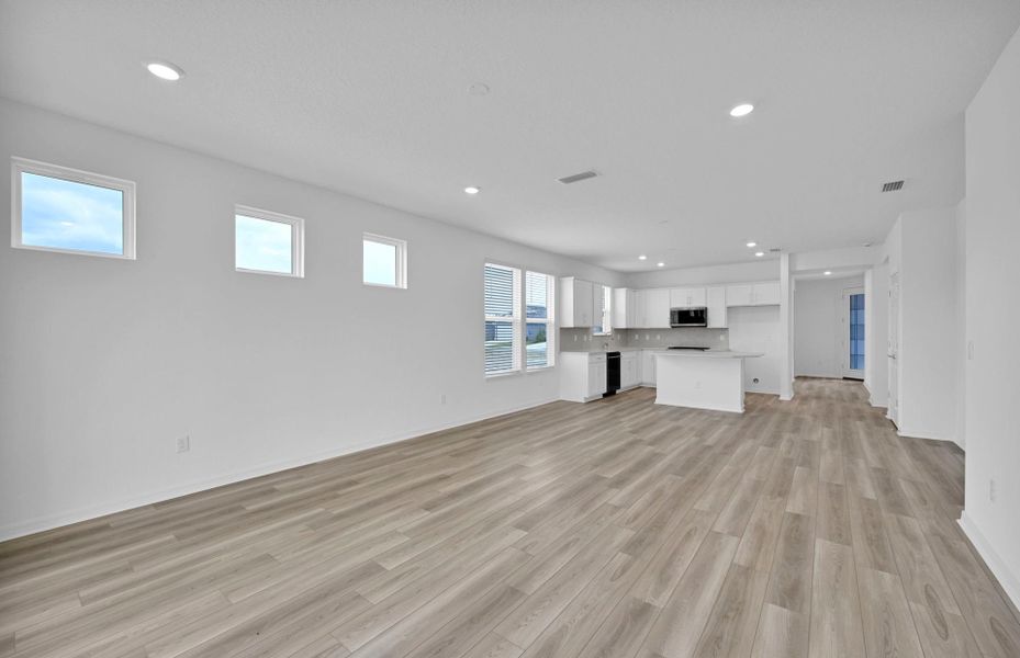 Spacious, unfurnished interior of a new home in Del Webb Wildlight, Yulee (Image 18). Spacious, unfurnished interior of a new home in Del Webb Wildlight, Yulee (Image 18).