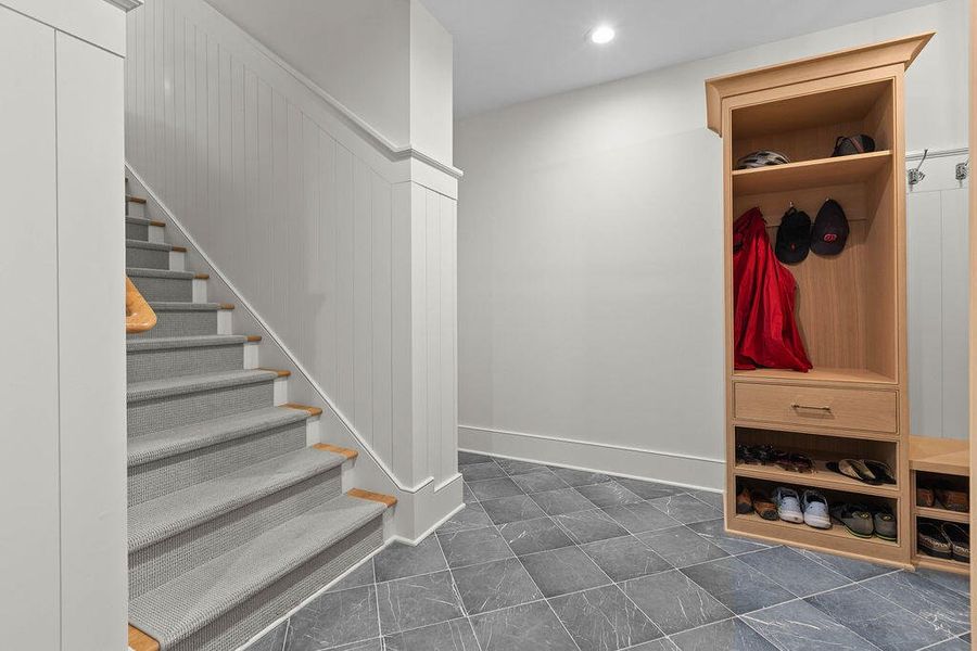 Spacious, unfurnished interior of a new home in , Kiawah Island (Image 24).