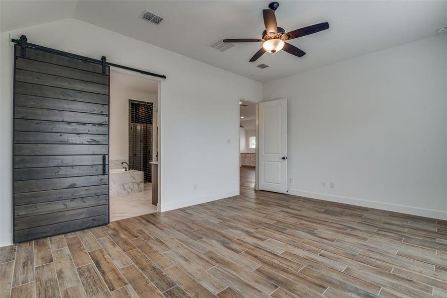 Spacious, unfurnished interior of a new home in Devonshire, Forney (Image 16).