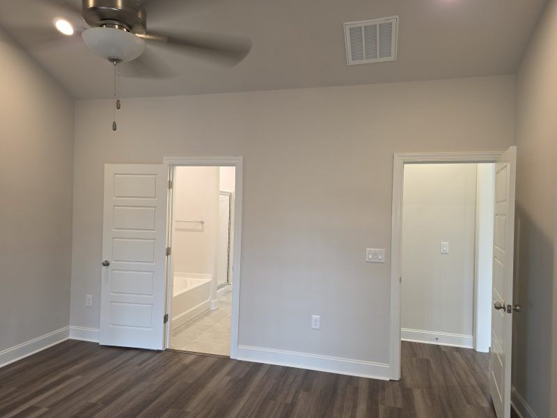 Spacious, unfurnished interior of a new home in Northborough, Colfax (Image 44).