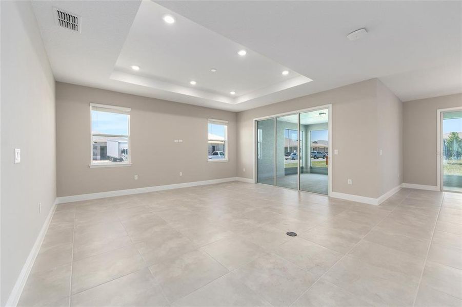 Spacious, unfurnished interior of a new home in , Ocala (Image 26).