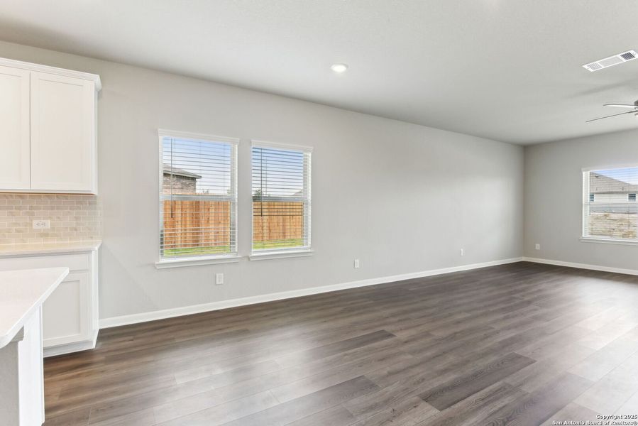 Spacious, unfurnished interior of a new home in Remington Ranch, San Antonio (Image 27). Spacious, unfurnished interior of a new home in Remington Ranch, San Antonio (Image 27).
