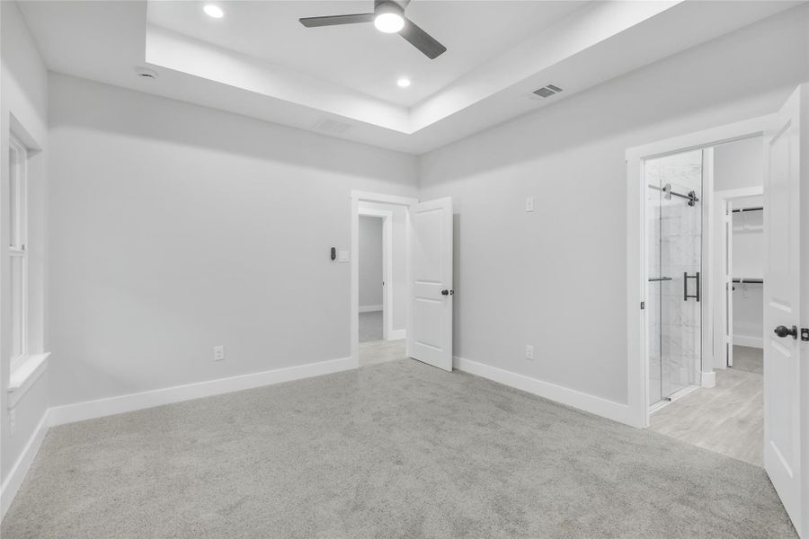 Spacious, unfurnished interior of a new home in , Willis (Image 21).