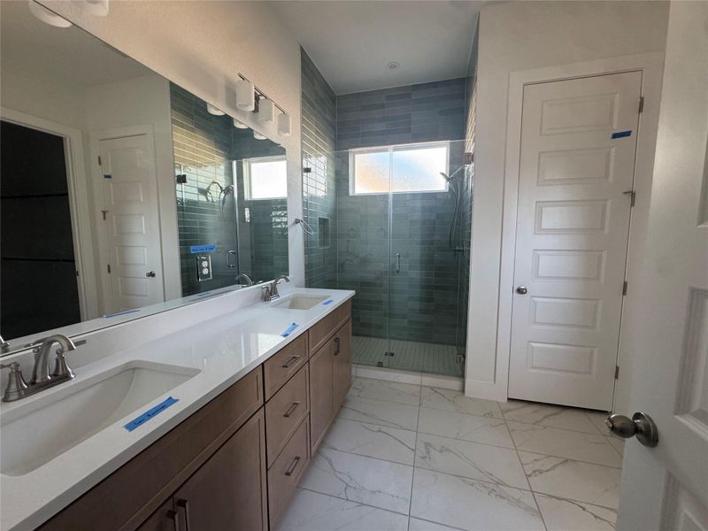 Furnished interior view inside a new home in Persimmon, Buda (Image 9).