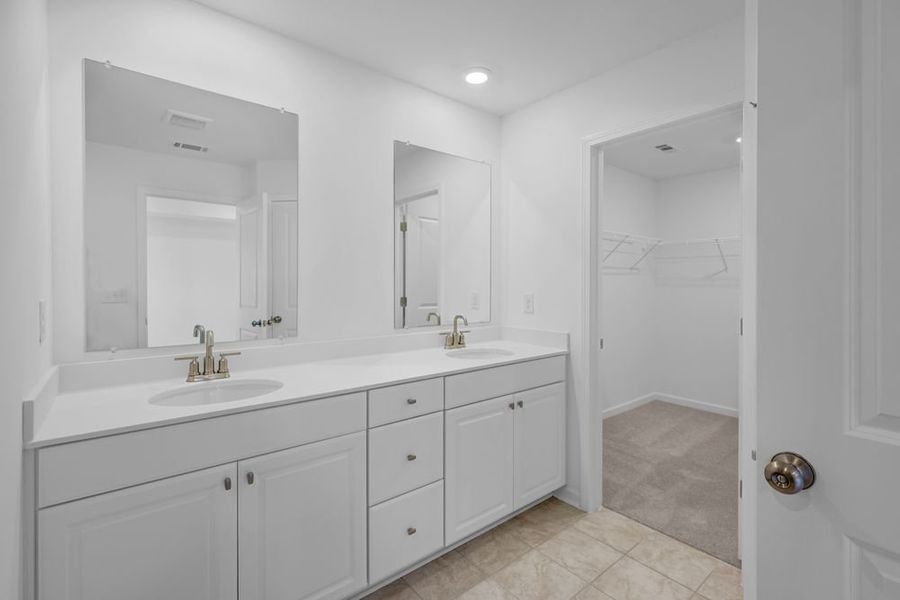 Furnished interior view inside a new home in Rosewood Farm, Lawrenceville (Image 5).
