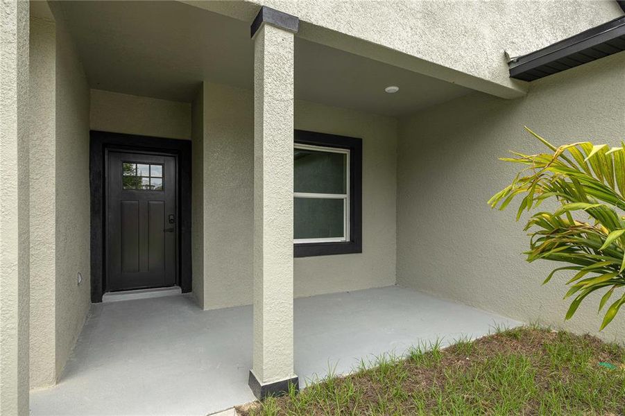 Exterior details and patio area of a home in , Citrus Springs (Image 17).