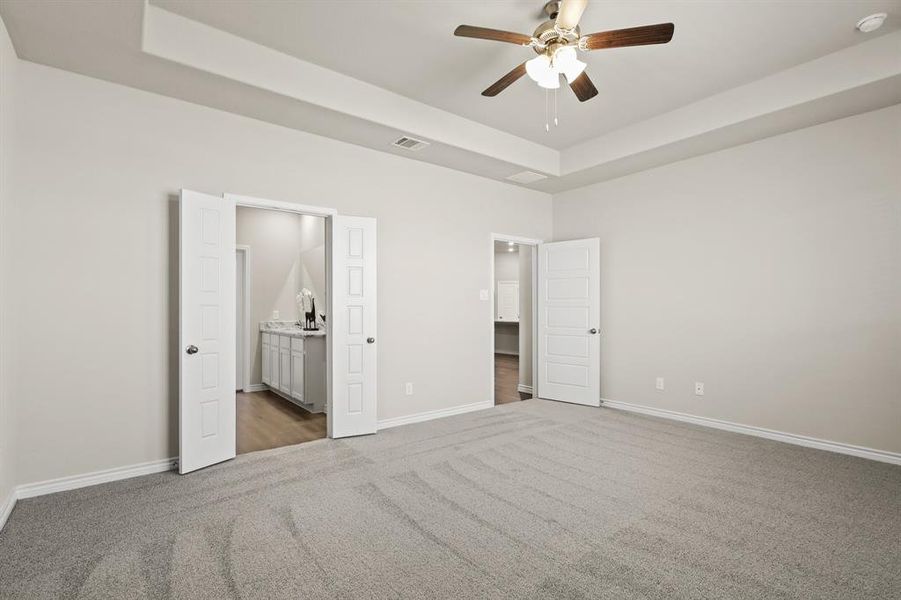 Spacious, unfurnished interior of a new home in Rocky Creek Crossing, Fort Worth (Image 31).