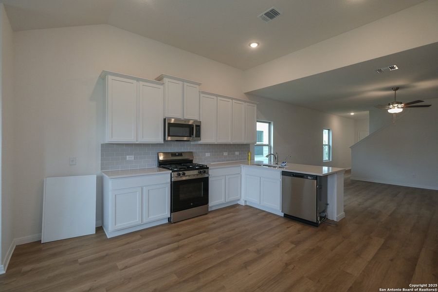 Furnished interior view inside a new home in Winding Brook, San Antonio (Image 10). Furnished interior view inside a new home in Winding Brook, San Antonio (Image 10).