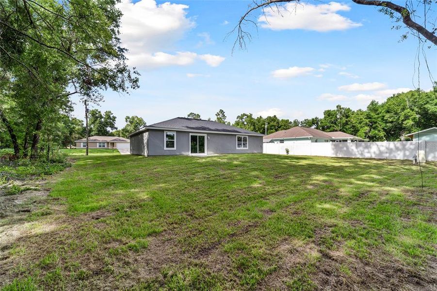 Exterior details and patio area of a home in , Ocklawaha (Image 19).