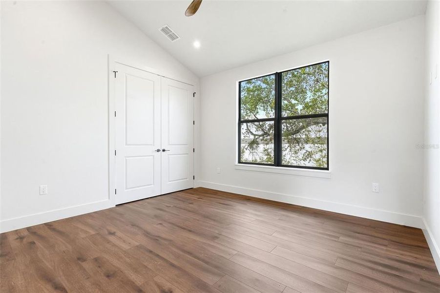 Spacious, unfurnished interior of a new home in , Orlando (Image 23).