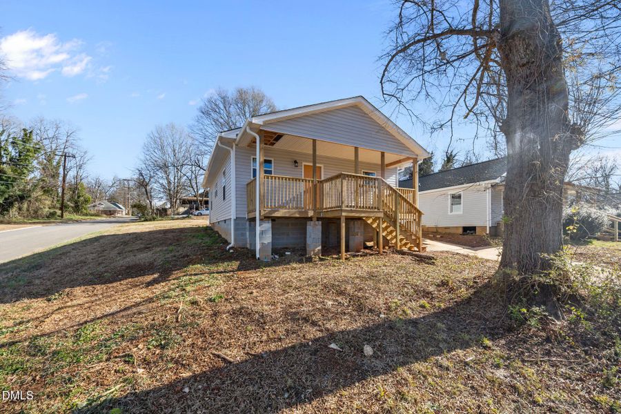 7-web-or-mls-1105 8th St EX 007