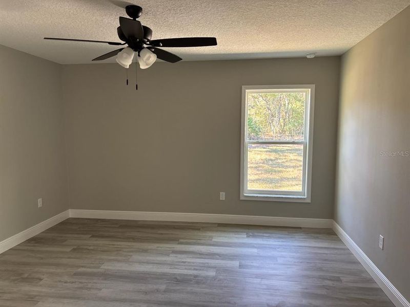 Spacious, unfurnished interior of a new home in , Citrus Springs (Image 25).