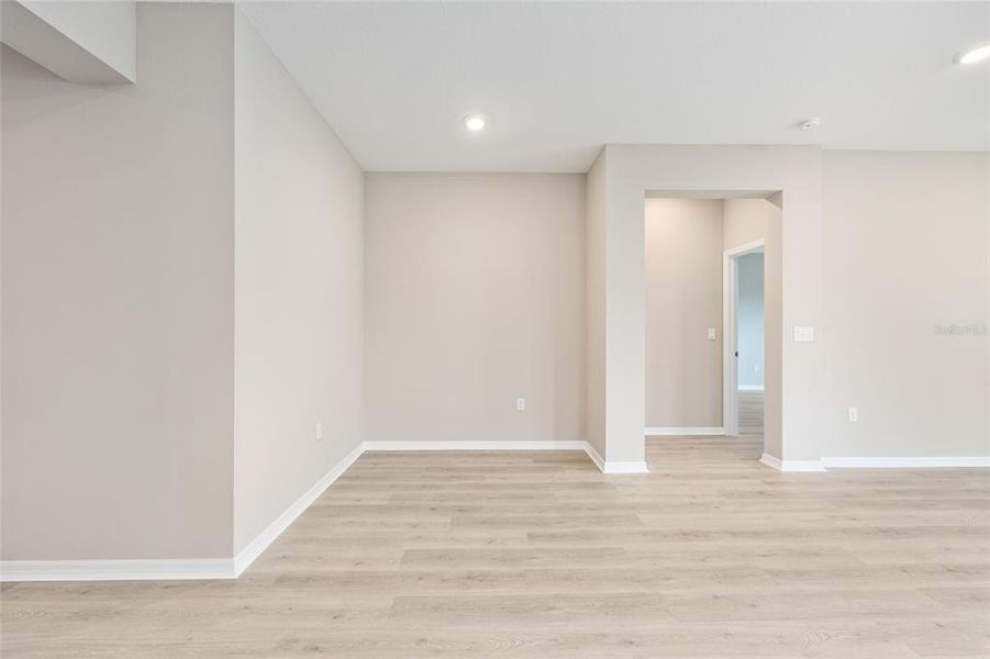 Spacious, unfurnished interior of a new home in , Ocala (Image 16).
