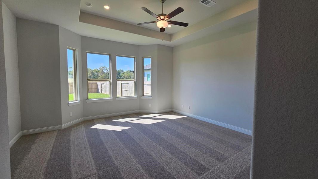 Spacious, unfurnished interior of a new home in Sienna 65', Missouri City (Image 10).