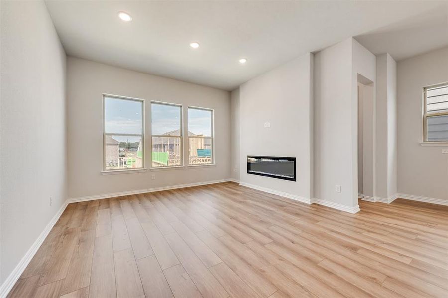 Spacious, unfurnished interior of a new home in City Point, North Richland Hills (Image 15).