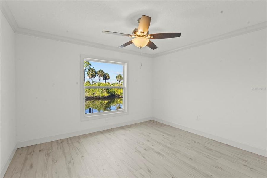 Spacious, unfurnished interior of a new home in , Port Charlotte (Image 18).