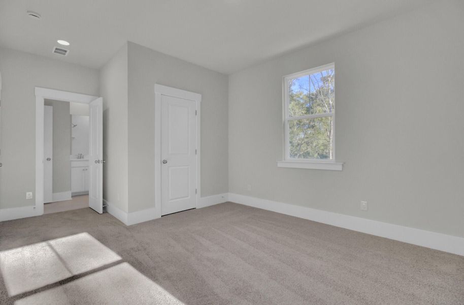Spacious, unfurnished interior of a new home in , Johns Island (Image 38).