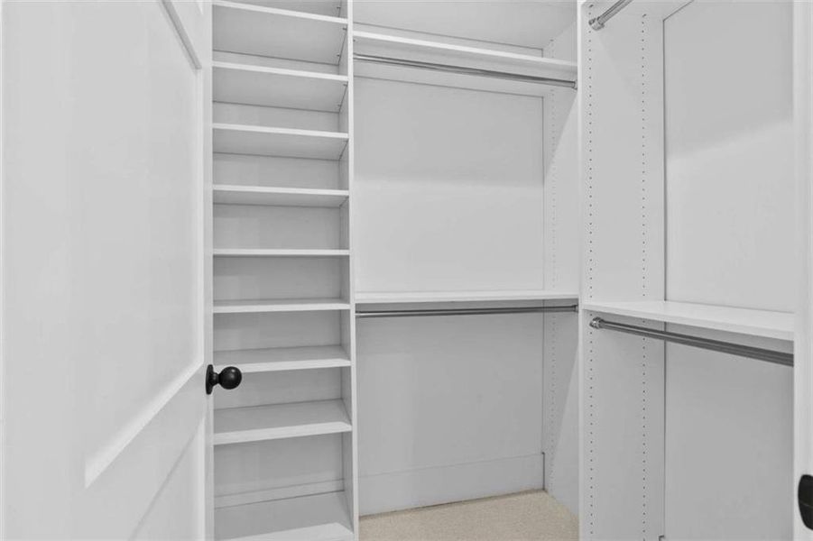 Spacious, unfurnished interior of a new home in , Peachtree City (Image 33).